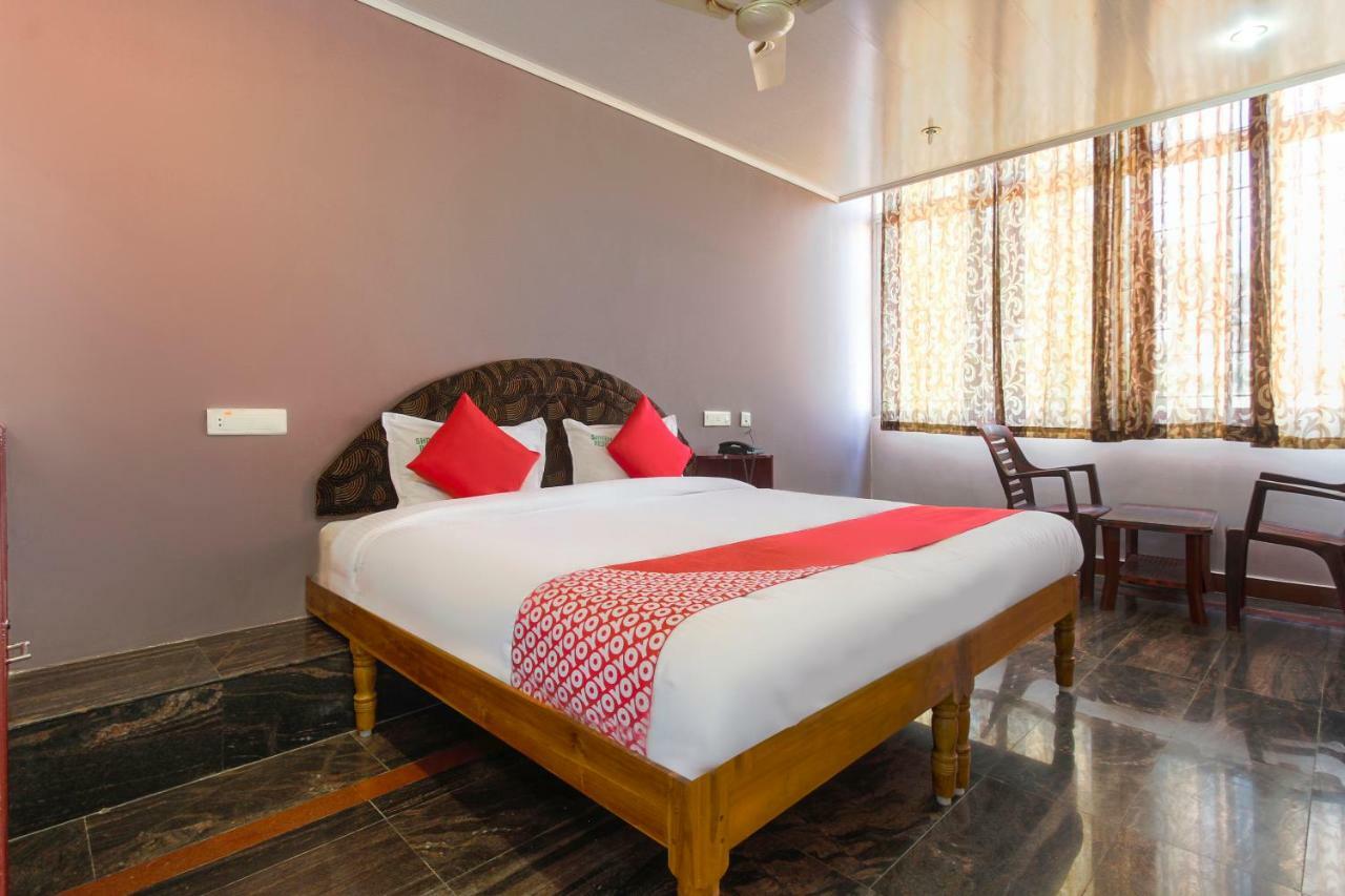 Oyo 45475 Annai Lodge Thanjavur Exterior photo